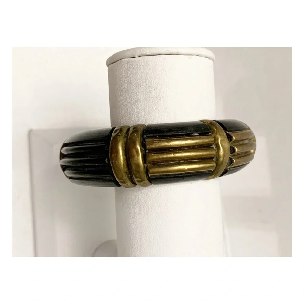 Vintage boho brass and acrylic? Unique Ribbed bangle bracelet SMALL